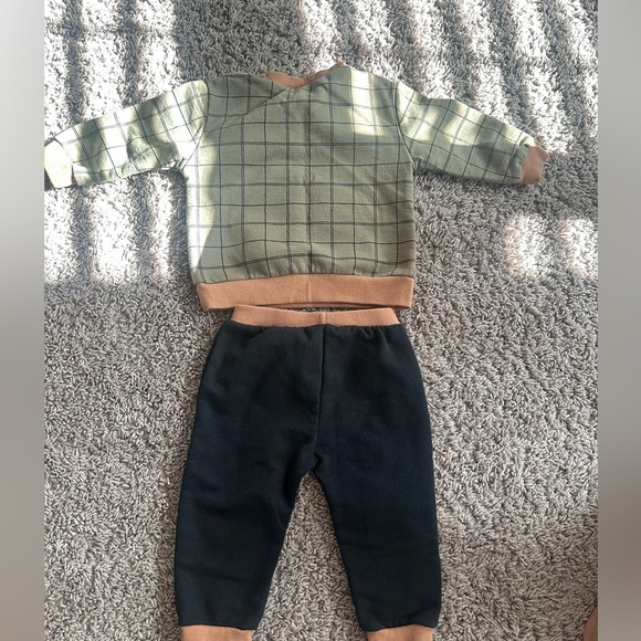 Sweater set. - Picture 3 of 3